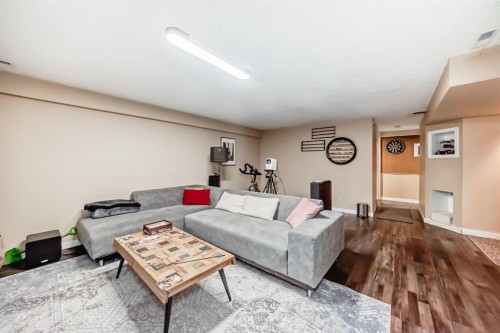 131 Huntstrom Drive Ne, Calgary, AB - Indoor Photo Showing Living Room