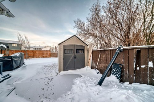 131 Huntstrom Drive Ne, Calgary, AB - Outdoor