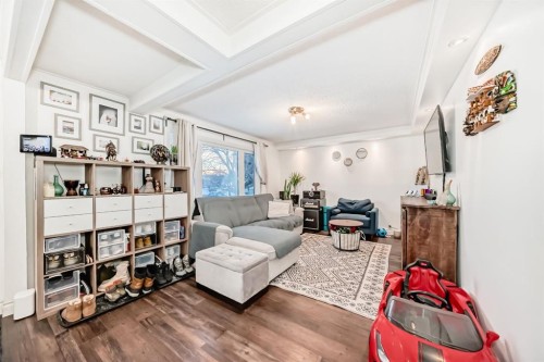 131 Huntstrom Drive Ne, Calgary, AB - Indoor Photo Showing Living Room
