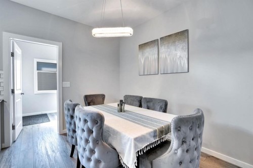 47 Lake Street, Rural Red Deer County, AB - Indoor Photo Showing Dining Room