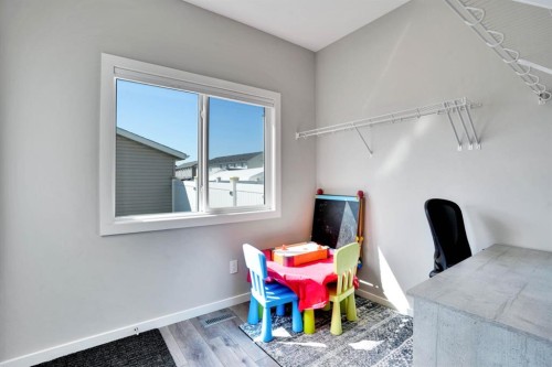 47 Lake Street, Rural Red Deer County, AB - Indoor