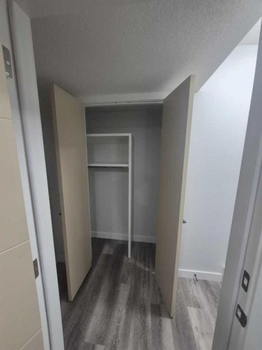 47 Lake Street, Rural Red Deer County, AB - Indoor Photo Showing Other Room