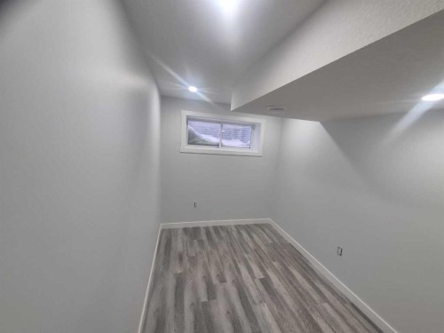 47 Lake Street, Rural Red Deer County, AB - Indoor Photo Showing Other Room