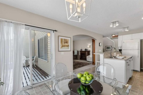 10 Cougar Ridge Bay Sw, Calgary, AB - Indoor