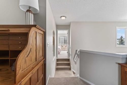 10 Cougar Ridge Bay Sw, Calgary, AB - Indoor Photo Showing Other Room