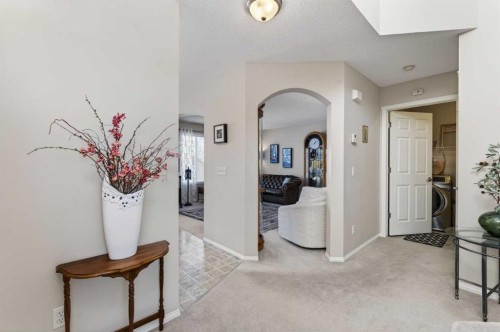 10 Cougar Ridge Bay Sw, Calgary, AB - Indoor Photo Showing Other Room