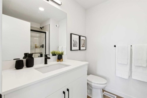 23 Heritage Heath, Cochrane, AB - Indoor Photo Showing Bathroom