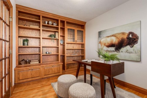 4011 25 Avenue Sw, Calgary, AB - Indoor Photo Showing Other Room