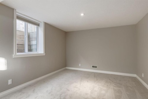 4011 25 Avenue Sw, Calgary, AB - Indoor Photo Showing Other Room