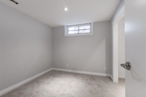 4011 25 Avenue Sw, Calgary, AB - Indoor Photo Showing Other Room