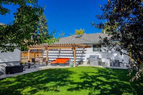 4011 25 Avenue Sw, Calgary, AB - Outdoor