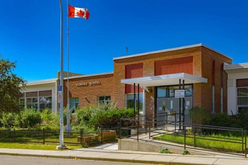 4011 25 Avenue Sw, Calgary, AB - Outdoor