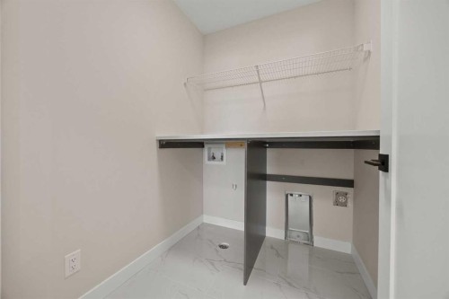 462 Kinniburgh Loop, Chestermere, AB - Indoor Photo Showing Other Room