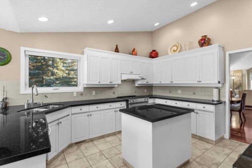 22 Varsity Estates Close Nw, Calgary, AB - Indoor Photo Showing Kitchen With Double Sink