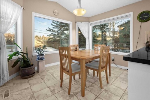 22 Varsity Estates Close Nw, Calgary, AB - Indoor Photo Showing Dining Room