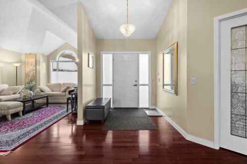 22 Varsity Estates Close Nw, Calgary, AB - Indoor Photo Showing Other Room