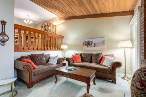 59-10030 Oakmoor Way Sw, Calgary, AB - Indoor Photo Showing Living Room