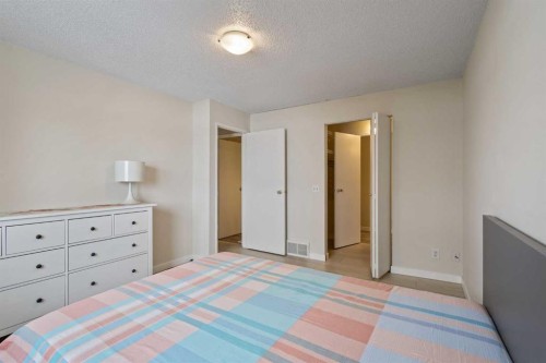 11027 24 Street Sw, Calgary, AB 