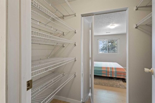 11027 24 Street Sw, Calgary, AB 