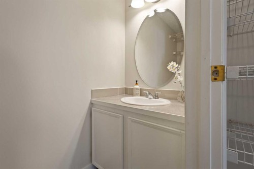 11027 24 Street Sw, Calgary, AB 