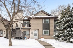 11027 24 Street SW Calgary, AB T2W 5K3