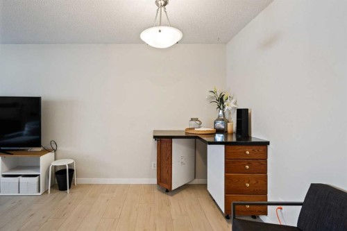 11027 24 Street Sw, Calgary, AB 