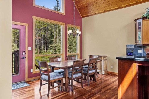 214 Eagle Point, Canmore, AB - Indoor Photo Showing Dining Room