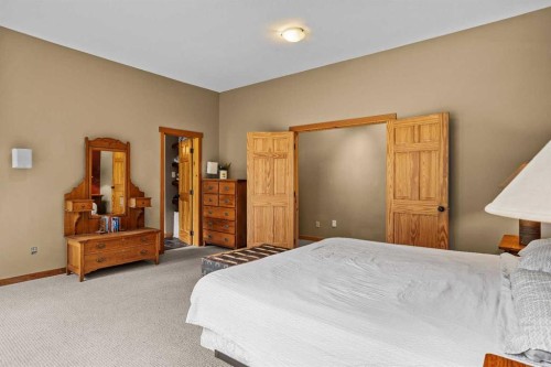 214 Eagle Point, Canmore, AB - Indoor Photo Showing Bedroom