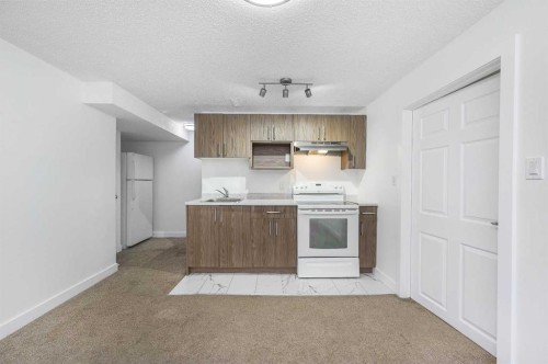 51 Whitworth Way Ne, Calgary, AB - Indoor Photo Showing Kitchen