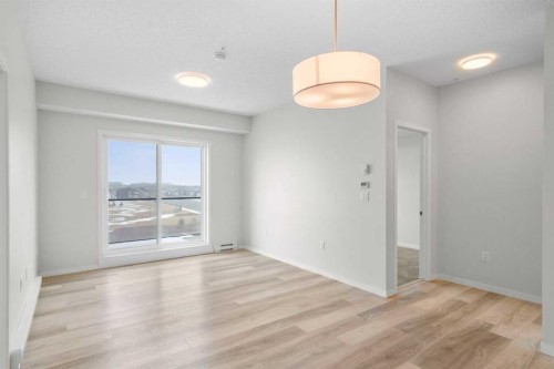 2411-33 Carringham Gate Nw, Calgary, AB - Indoor Photo Showing Other Room