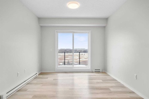 2411-33 Carringham Gate Nw, Calgary, AB - Indoor Photo Showing Other Room