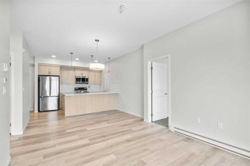 2411-33 Carringham Gate Nw, Calgary, AB - Indoor Photo Showing Kitchen