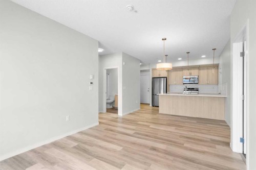 2411-33 Carringham Gate Nw, Calgary, AB - Indoor Photo Showing Kitchen