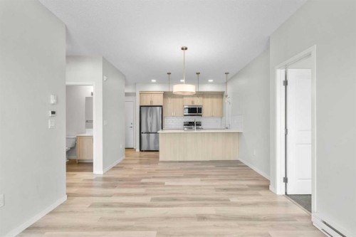 2411-33 Carringham Gate Nw, Calgary, AB - Indoor Photo Showing Kitchen