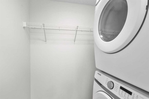 2411-33 Carringham Gate Nw, Calgary, AB - Indoor Photo Showing Laundry Room