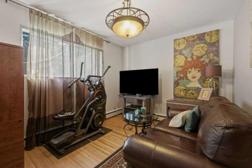 2428 14 Street Sw, Calgary, AB - Indoor