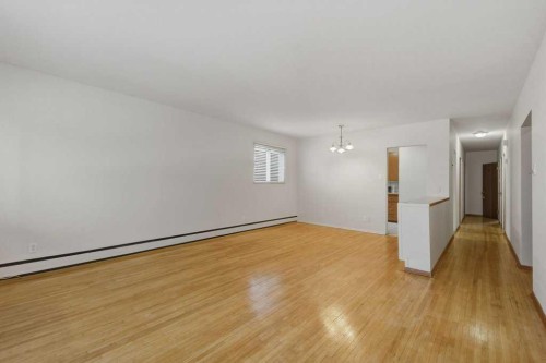 2428 14 Street Sw, Calgary, AB - Indoor Photo Showing Other Room