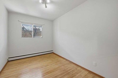 2428 14 Street Sw, Calgary, AB - Indoor Photo Showing Other Room