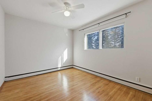 2428 14 Street Sw, Calgary, AB - Indoor Photo Showing Other Room
