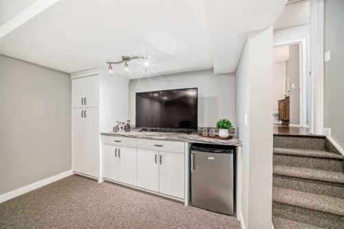 76 Riverside Way Se, Calgary, AB - Indoor
