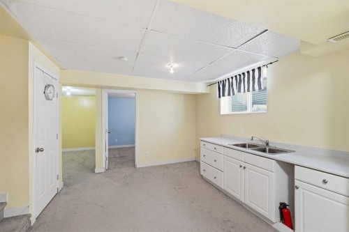 252 Saddlecrest Blvd Ne, Calgary, AB - Indoor