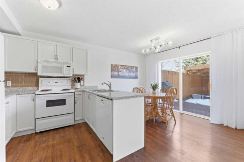 84 Mt Apex Green Se, Calgary, AB - Indoor Photo Showing Kitchen
