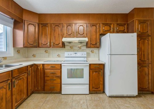 60 Macewan Glen Drive Nw, Calgary, AB - Indoor Photo Showing Kitchen
