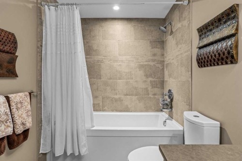 22 Streamside Lane, Canmore, AB - Indoor Photo Showing Bathroom