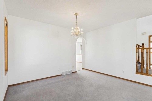 135 Sceptre Close Nw, Calgary, AB - Indoor Photo Showing Other Room