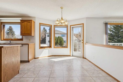 135 Sceptre Close Nw, Calgary, AB - Indoor Photo Showing Other Room