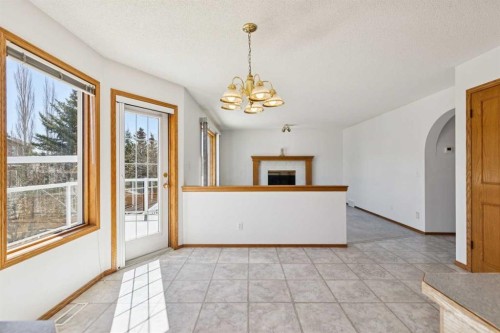 135 Sceptre Close Nw, Calgary, AB - Indoor Photo Showing Other Room
