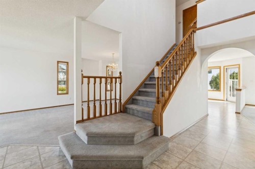 135 Sceptre Close Nw, Calgary, AB - Indoor Photo Showing Other Room