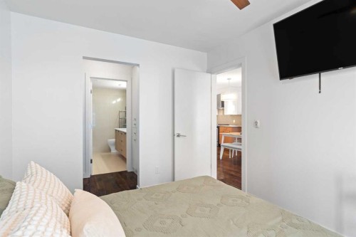 302-1029 15 Avenue Sw, Calgary, AB - Indoor Photo Showing Bedroom