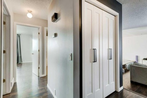 35 Penworth Place Se, Calgary, AB - Indoor Photo Showing Other Room